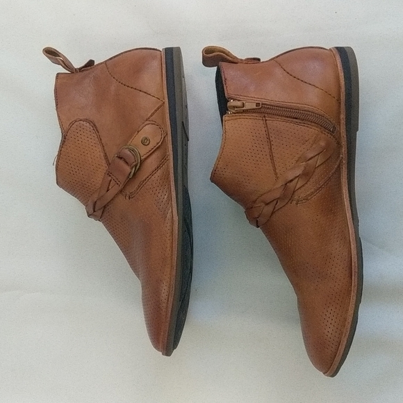 OluKai Tan Perforated Ankle Booties - Picture 5 of 12